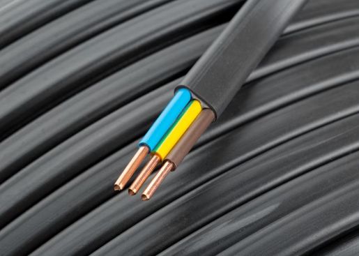 cabo elétrico na zona leste